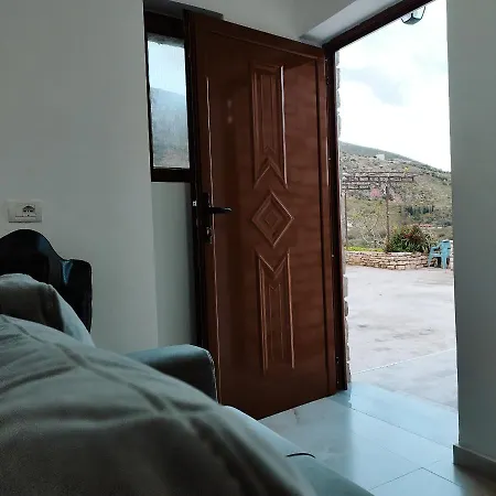 Farmhouse Qeparo * Qeparo