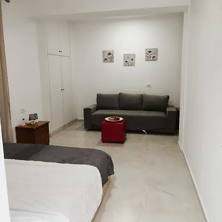 Farmhouse Qeparo Apartment *