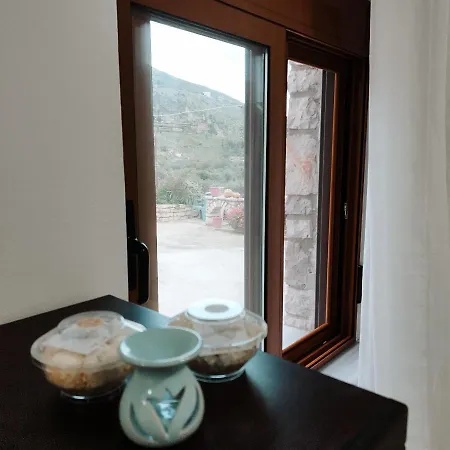 Farmhouse Qeparo * Qeparo