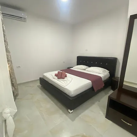 Farmhouse Qeparo *