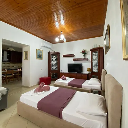 Farmhouse Qeparo