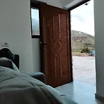 Farmhouse Qeparo * Qeparo