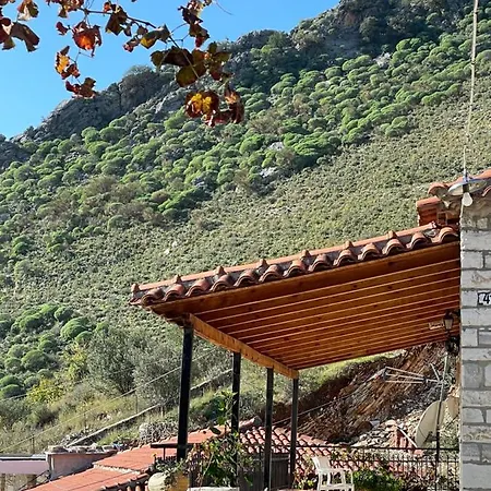 Farmhouse Qeparo