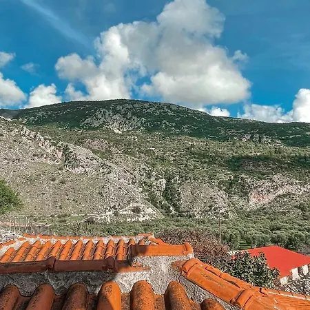 Apartment Farmhouse Qeparo
