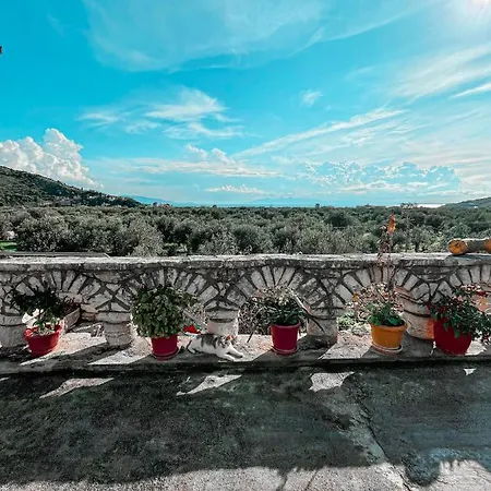Apartment Farmhouse Qeparo *