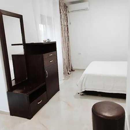 Farmhouse Qeparo Qeparo