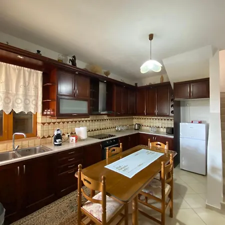 Apartment Farmhouse Qeparo *